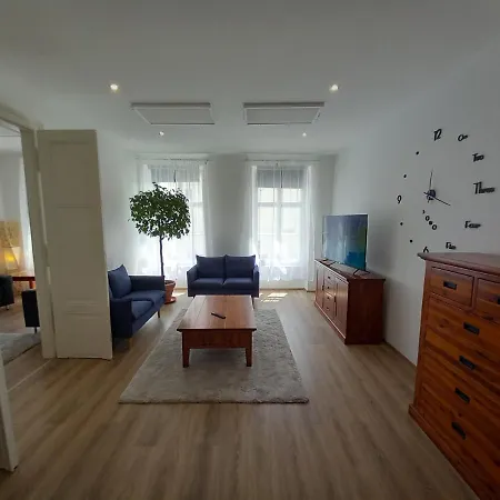 Korvin One Apartman Papa Exterior photo