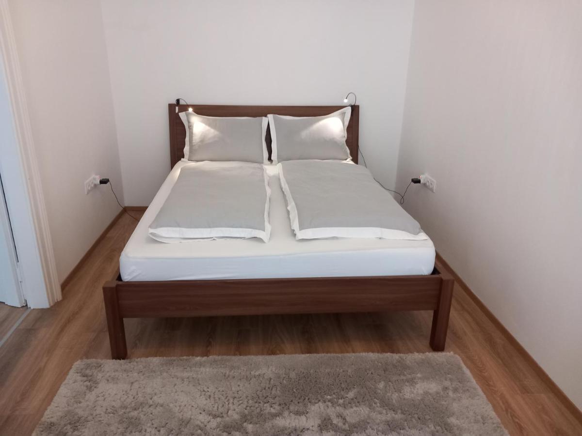 Korvin One Apartment Papa